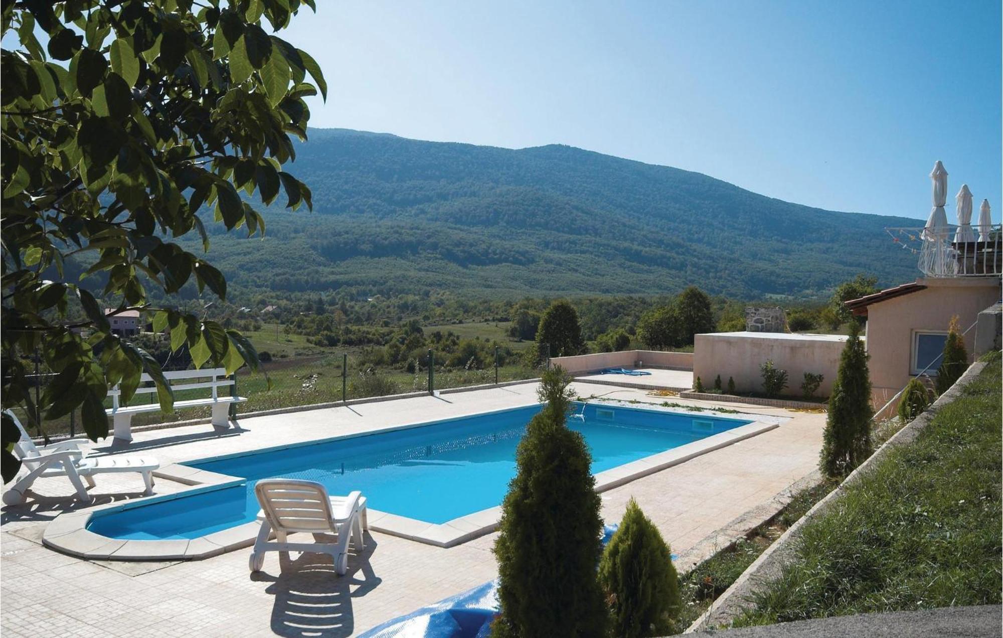 7 Bedroom Pet Friendly Home In Crni Kal Crni Kal  Exterior photo