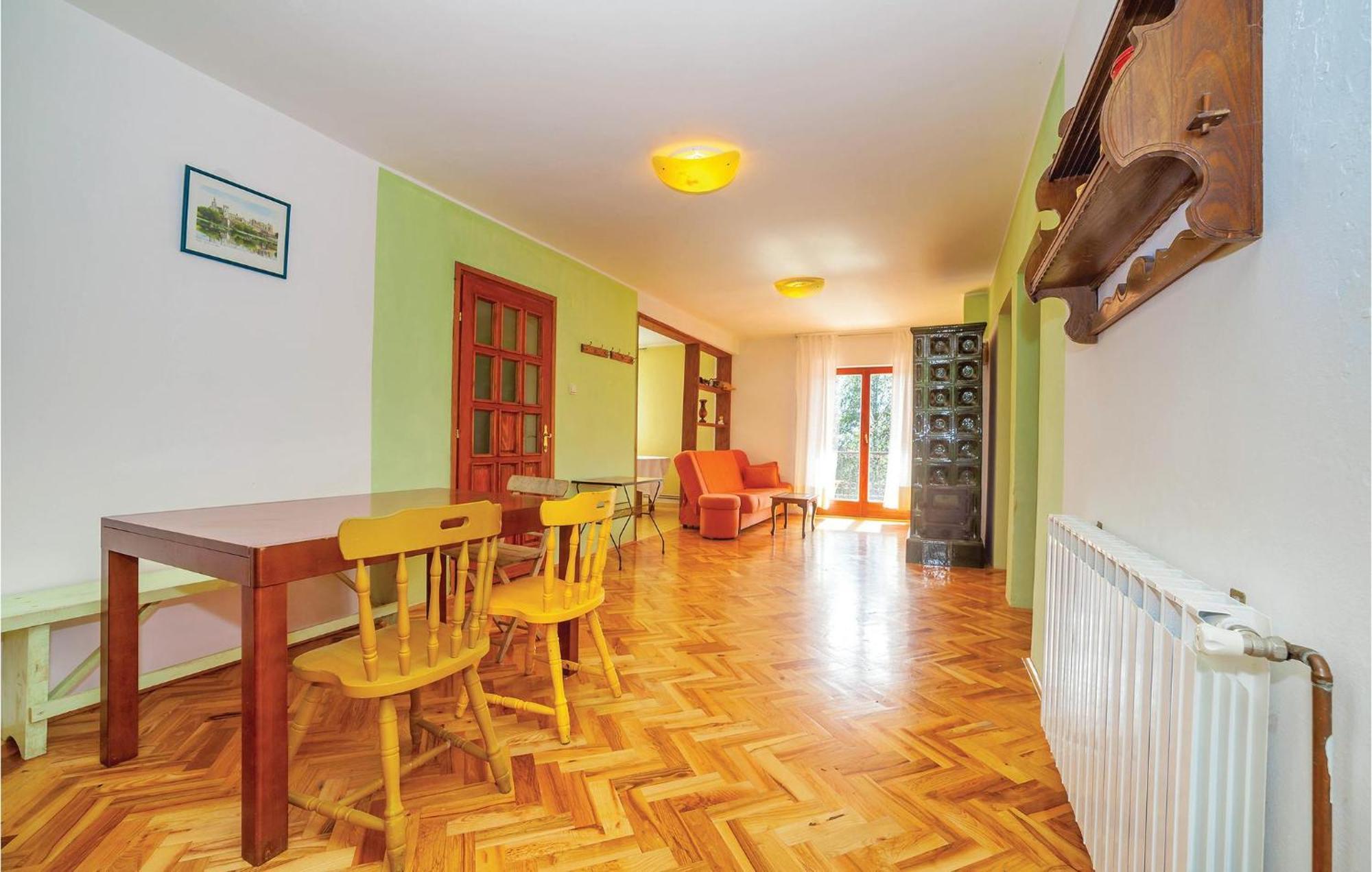7 Bedroom Pet Friendly Home In Crni Kal Crni Kal  Exterior photo